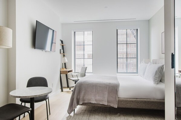 Iron/ironing board, WiFi, bed sheets