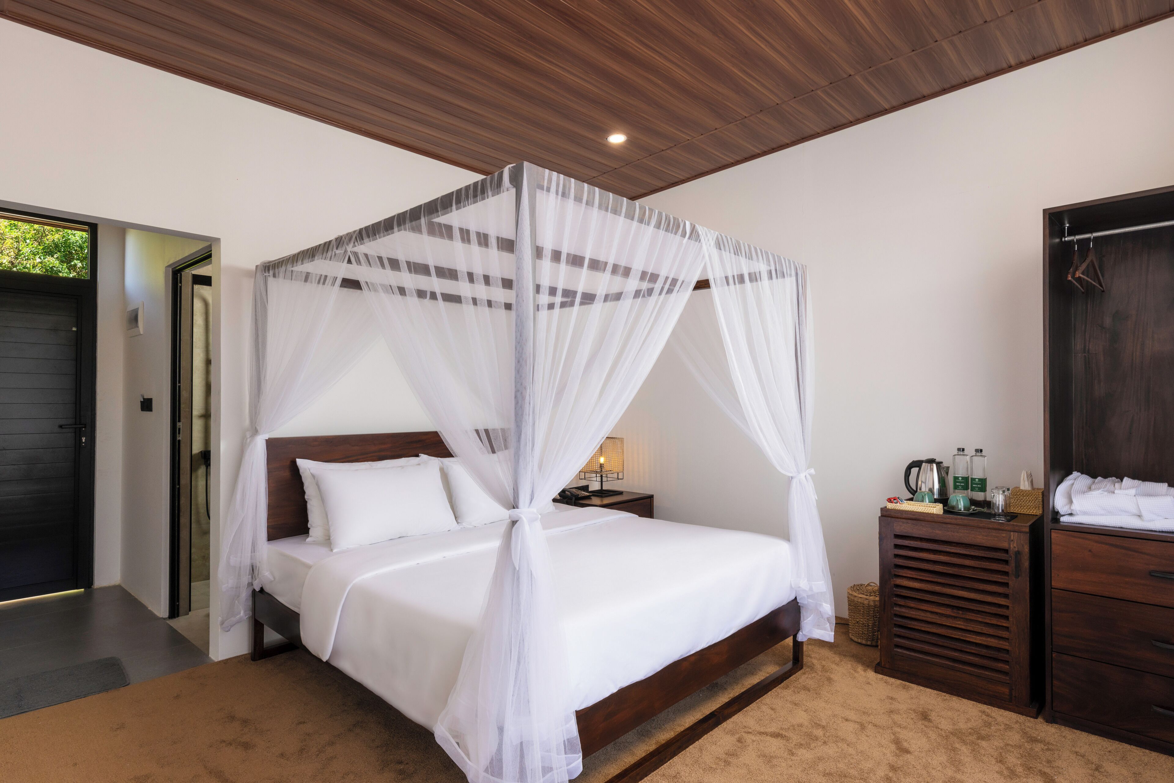 Double Room, Balcony, Mountain View | Interior