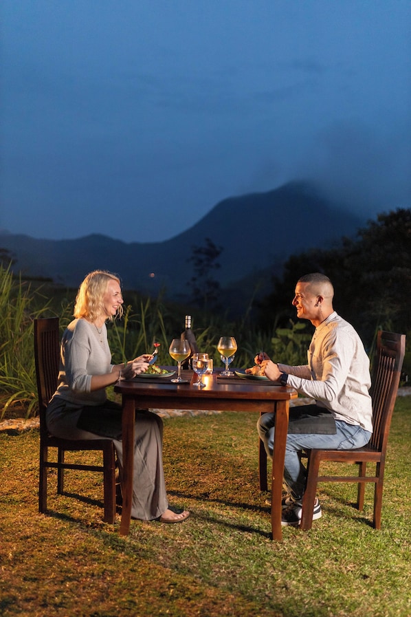 Tempat makan luar