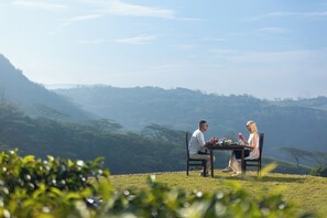 Outdoor dining - Ferndale Retreat (Rangala)
