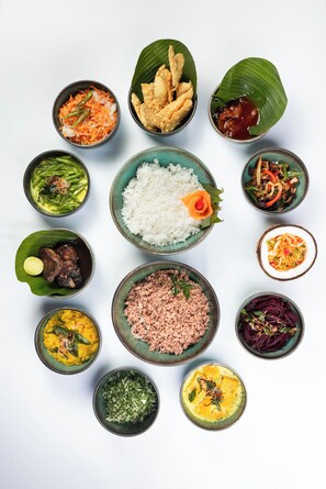 餐饮