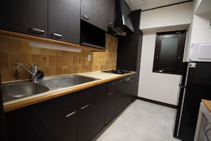 公寓, 城市景觀 | 私人廚房 | 微波爐、爐台、鍋具/餐盤/廚房用品