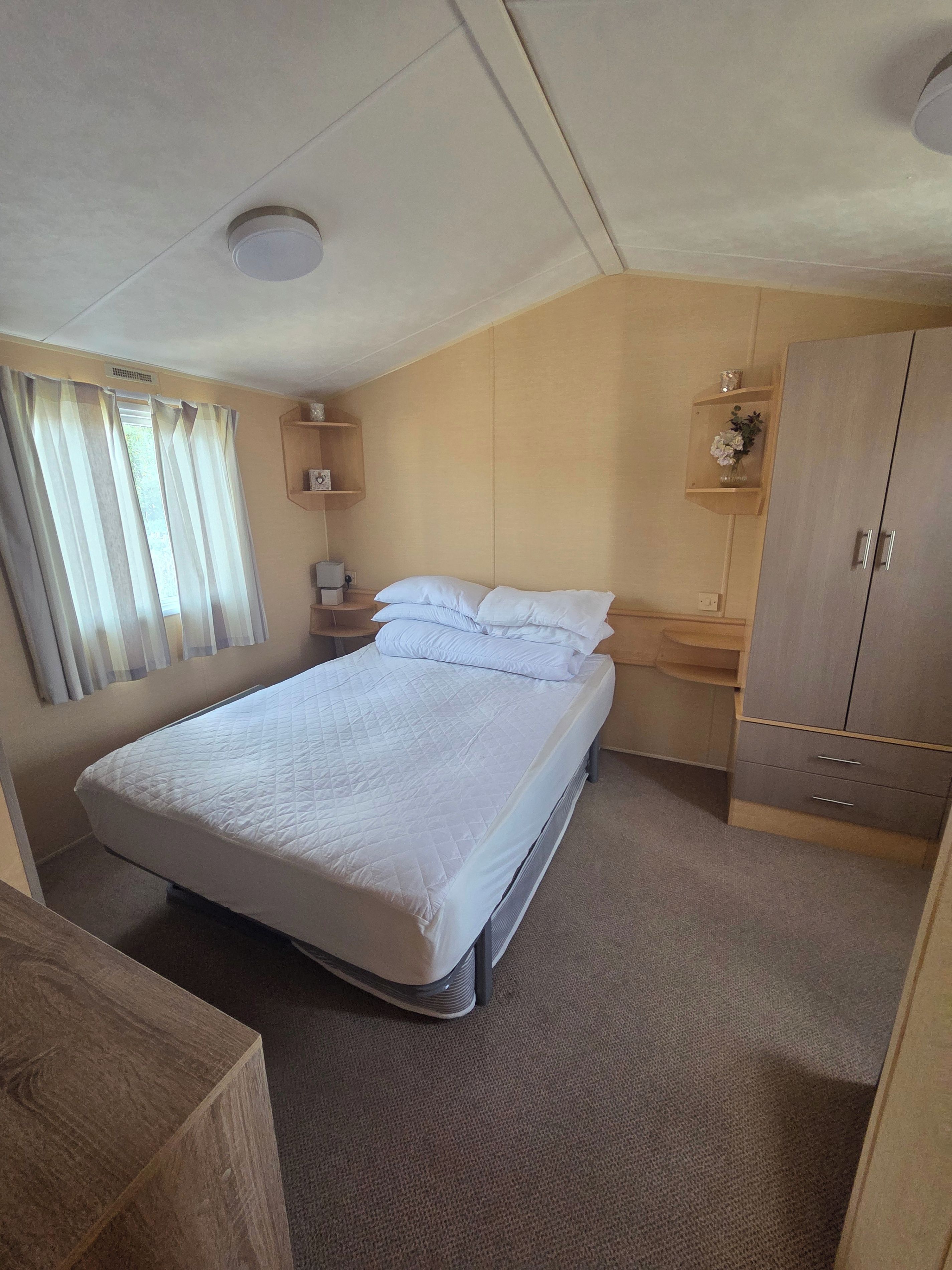 Donna 2 Bed Rhyl Robin Hood - Rhyl