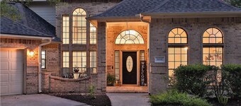 Gorgeous House on Golf Course with AC, WiFi, High Ceilings, Big Windows