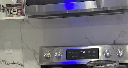 Modern, Luxury and Cozy Guest Suite