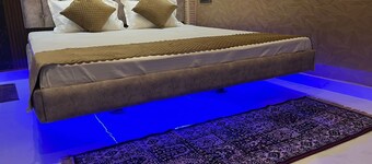 Om Nilay Paying Guest House By GRB