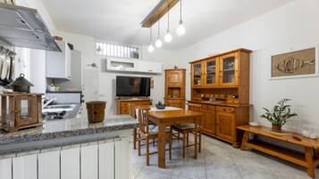 Fridge, oven