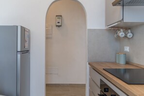 Fridge, oven