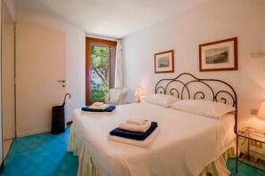 3 habitaciones, escritorio, tabla de planchar con plancha y wifi 