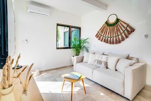 Televisión, oficina