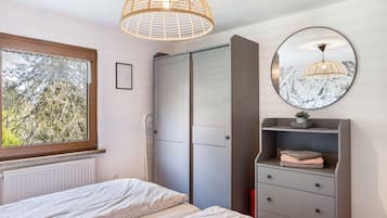 2 bedrooms, free WiFi, bed sheets