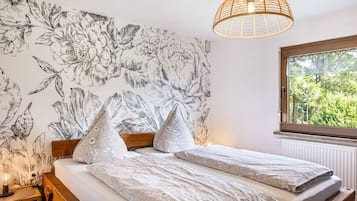 2 bedrooms, free WiFi, bed sheets