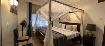 2 bedroom apartment near the lake