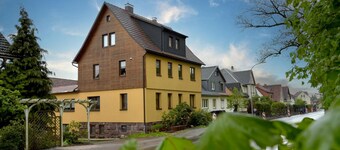 Apartment 'Erna' with Private Terrace, Private Garden and Wi-Fi