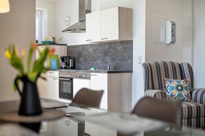 Fridge, oven, stovetop, dishwasher - Apartment '3' with Private Terrace and Wi-Fi (Klink)