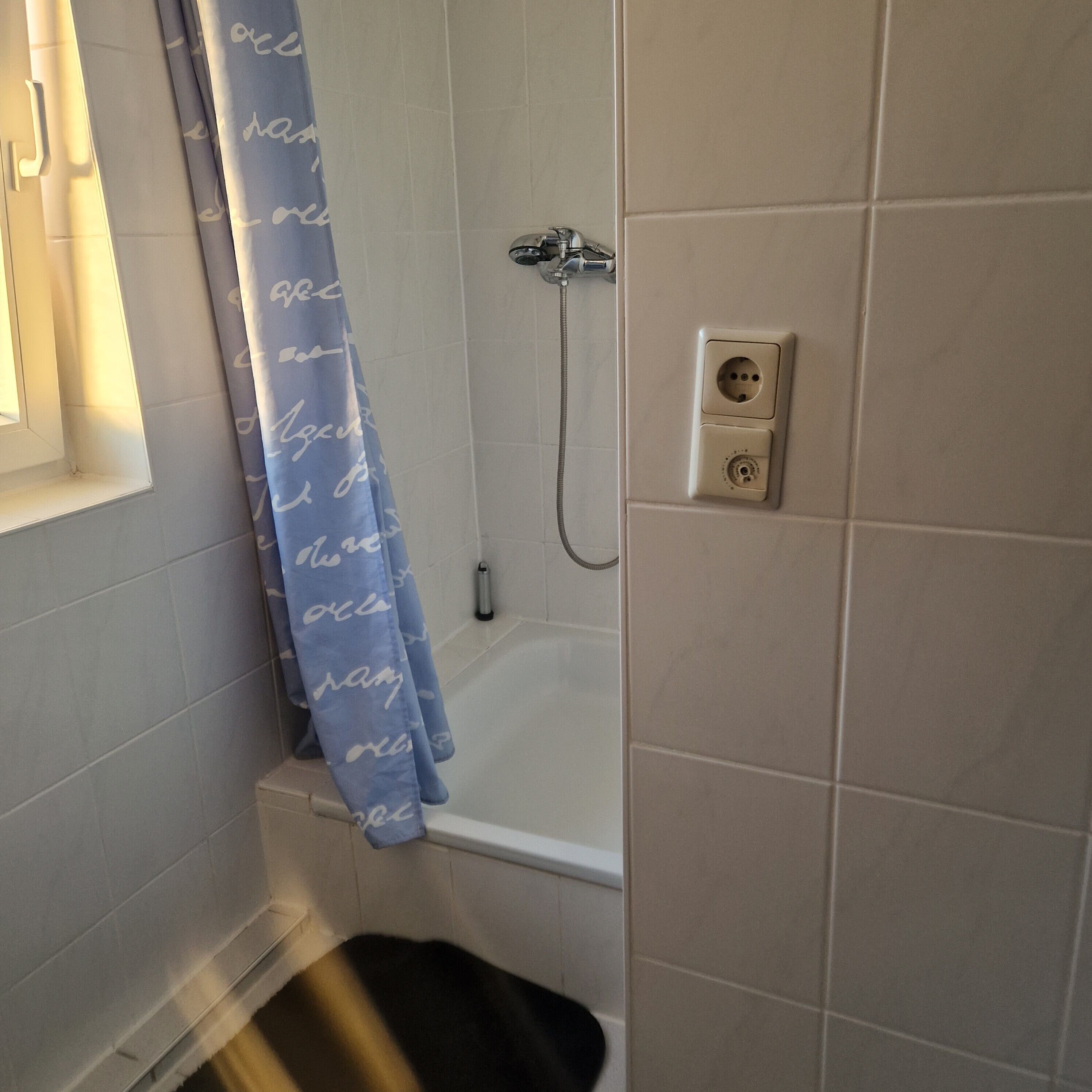 Ducha, secador de pelo, toallas