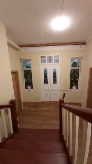 Interior - Apartment 'Das Landhaus 2' with Shared Garden and Wi-Fi (Carinerland-Kirch Mulsow)