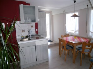 Kühlschrank, Ofen, Herdplatte, Geschirrspüler