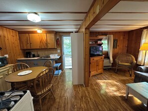 Interior - Driftwood Cottages Compound (Eastham)