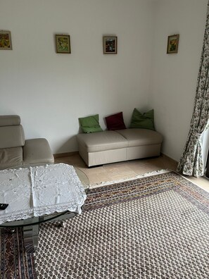 TV - Apartment 'Klaus' with Shared Pool, Private Terrace and Wi-Fi (Meißner-Germerode)