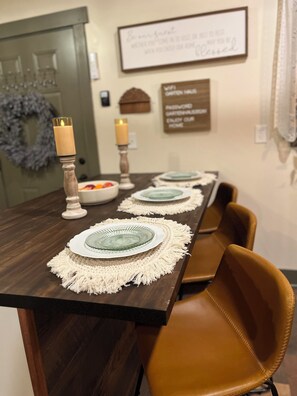 Dining - Charming Garten Haus  1-bedroom guest house in wonderful Sierra Vista with WIFI (Sierra Vista)