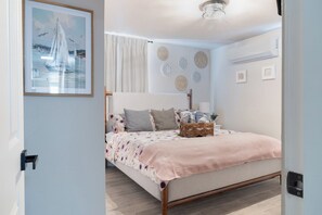 4 bedrooms, desk, iron/ironing board, free WiFi