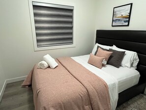 3 bedrooms, desk, iron/ironing board, WiFi
