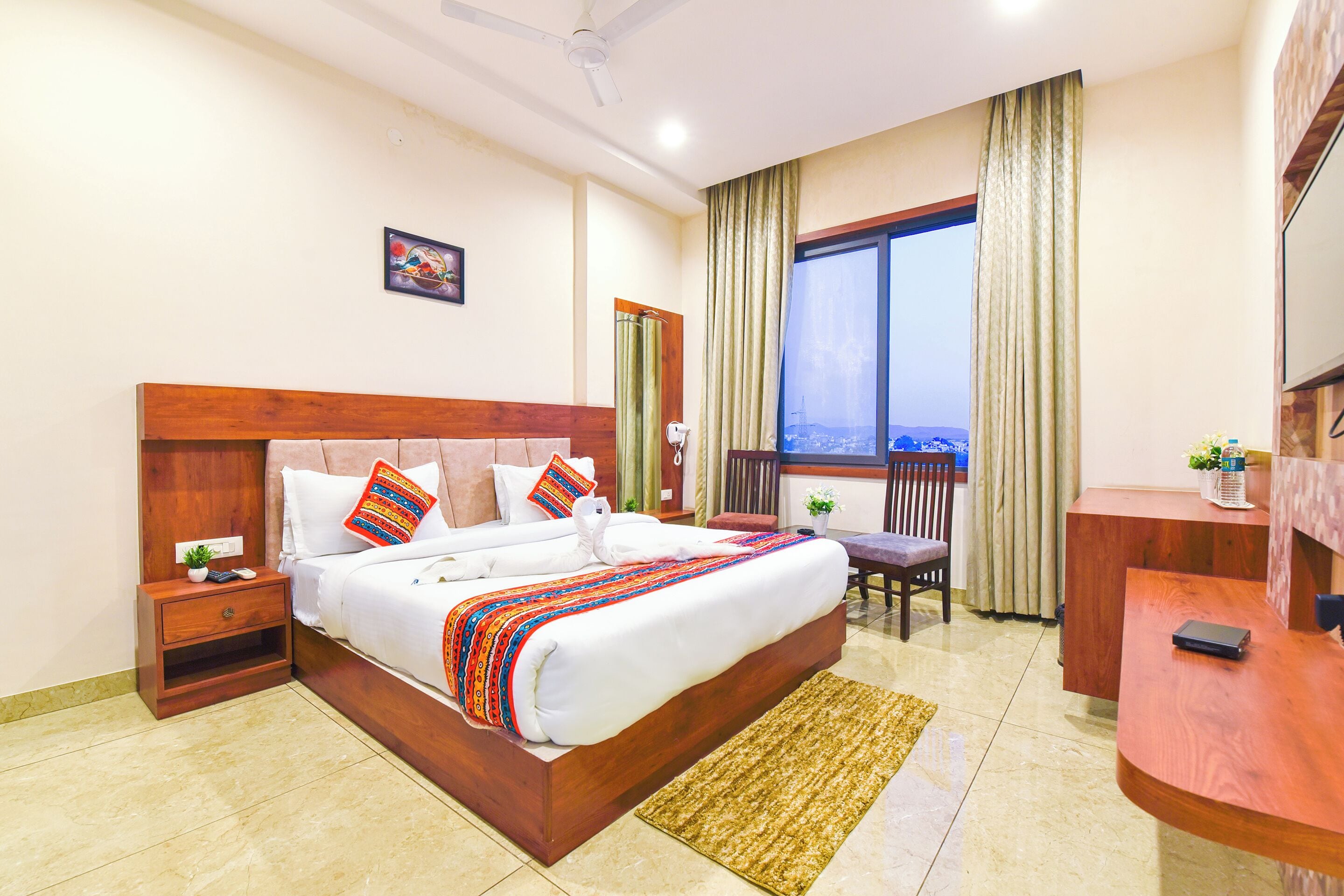 Deluxe Double Room, Mountain View | In-room safe, desk, soundproofing, iron/ironing board