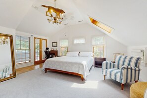 4 slaapkamers, een strijkplank/strijkijzer, internet, beddengoed