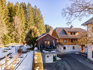 Exterior - Cosy holiday home with terrace near ski resorts (Mariapfarr)