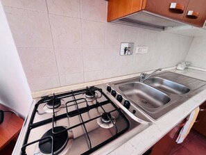 Fridge, microwave, oven - Casa Solana al Cavo meters from the sea (Cavo)