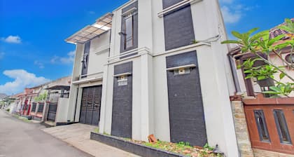 Hotel O Ump Near Rs Margono