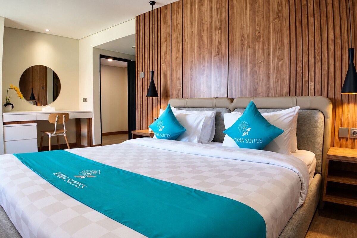 Suite, 2 Bedrooms, Garden View | Laptop workspace, free WiFi, bed sheets