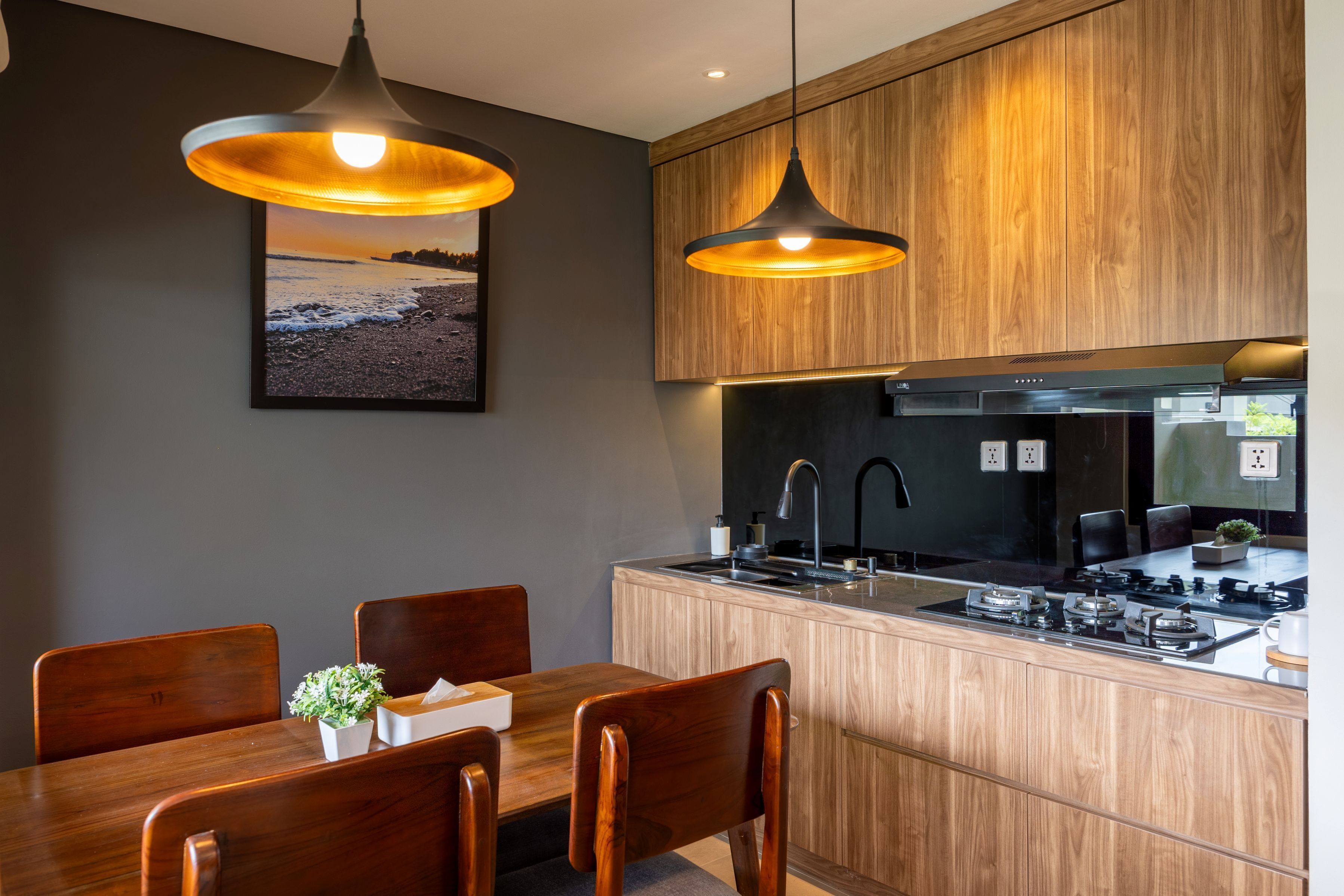 Deluxe Room, Balcony, Garden View | Private kitchen | Electric kettle