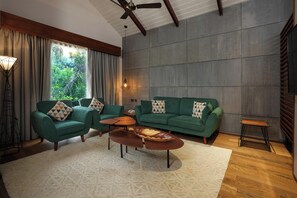 Chalet, balcon, vue sur le jardin | 1 chambre, bureau, fer et planche à repasser, accès au Wi-Fi (inclus)