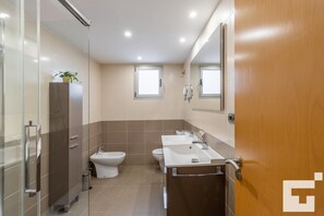 Dusch, bidé och handdukar