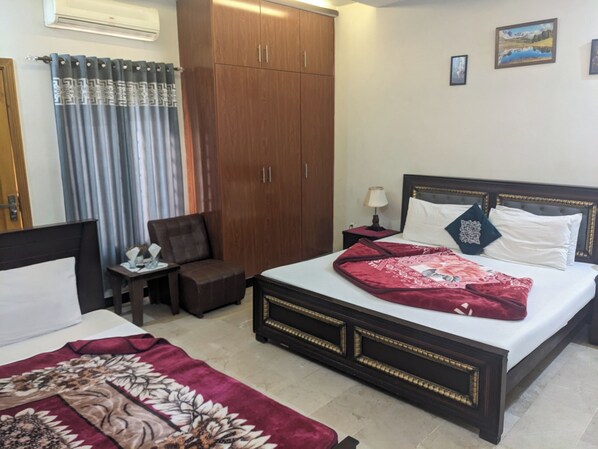 Triple Room - New Sunrise Guest House (Islamabad)