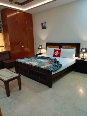 Double Room - New Sunrise Guest House (Islamabad)