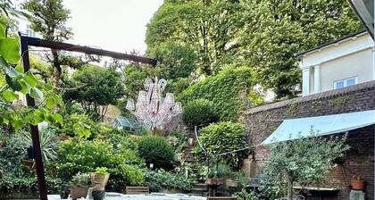 Briller Palais with huge garden and whirlpool