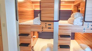 Free WiFi, bed sheets