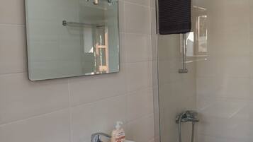 Studio, Patio, Mountain View | Bathroom