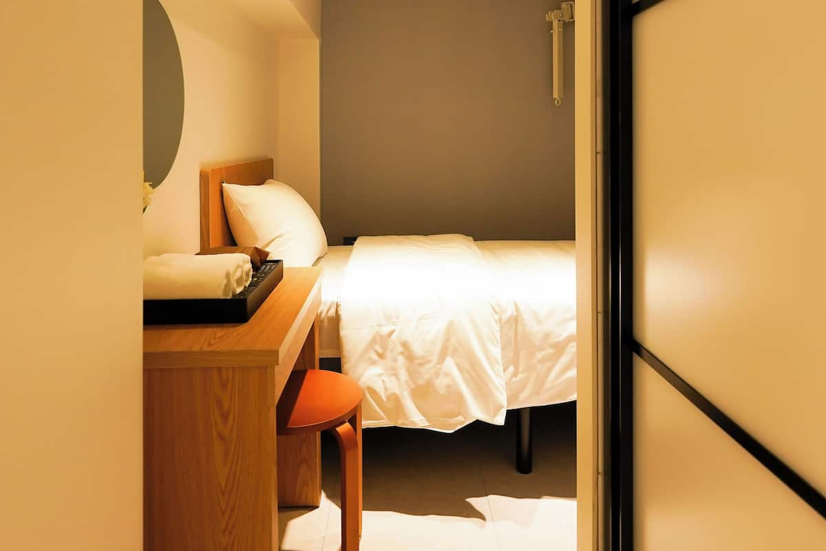 Basic Single Room | Soundproofing, free WiFi