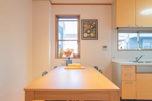 Luxury Villa, Non Smoking | In-room dining