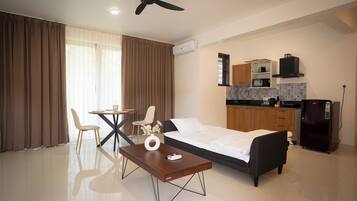 1 bedroom, in-room safe, laptop workspace, blackout curtains