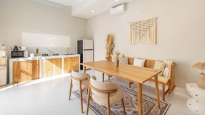 Villa – deluxe, 3 soverom, bassengutsikt | Eget tekjøkken | Kaffetrakter/tekoker, vannkoker, brødrister og riskoker
