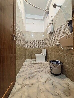 Luxury Room | Bathroom