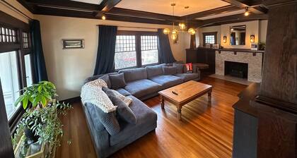 Stunning craftsman with Pizza Oven, Hot tub, EV charging, Gym and Game Room