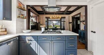 Stunning craftsman with Pizza Oven, Hot tub, EV charging, Gym and Game Room