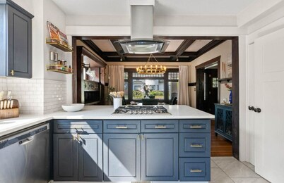 Stunning craftsman with Pizza Oven, Hot tub, EV charging, Gym and Game Room