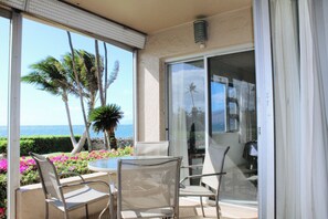 Outdoor dining - Menehune Shores #118 – Ground Floor Convenience with Direct Beach Access (Kihei, Maui)